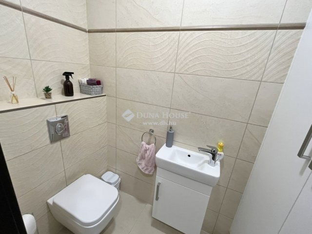 Eladó ikerház, Sárváron 85 M Ft, 4 szobás