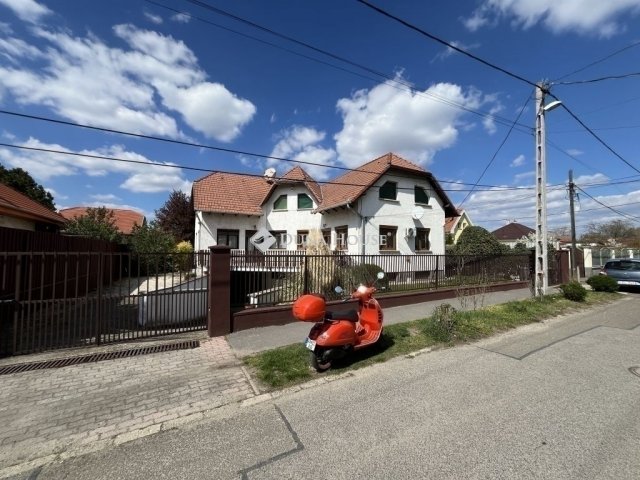 Eladó ikerház, Budapesten, XVIII. kerületben 97 M Ft, 4 szobás