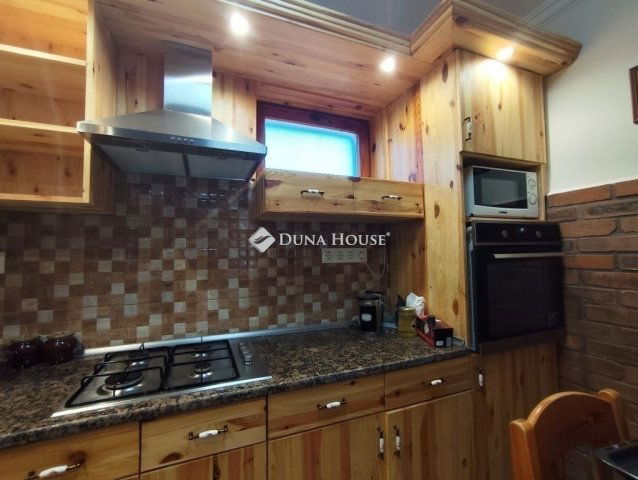 Eladó családi ház, Ócsán 93.9 M Ft, 6 szobás