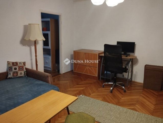 Eladó téglalakás, Székesfehérvárott 48.4 M Ft, 2 szobás