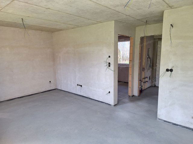 Eladó téglalakás, Fertődön 45 M Ft, 2 szobás