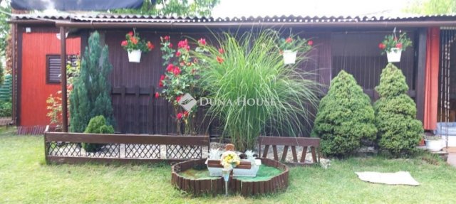 Eladó nyaraló, Tóalmáson 16 M Ft, 2 szobás