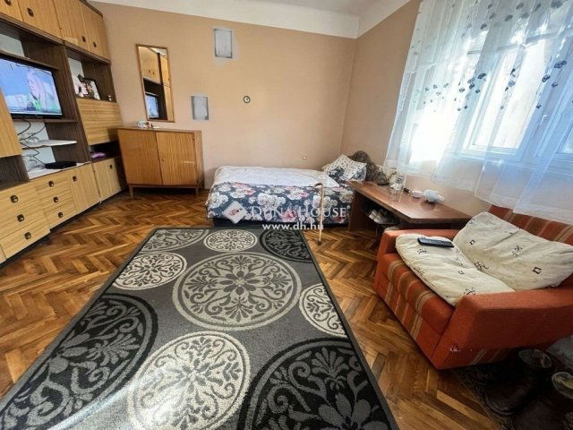Eladó családi ház, Kecskeméten 32.5 M Ft, 2+1 szobás