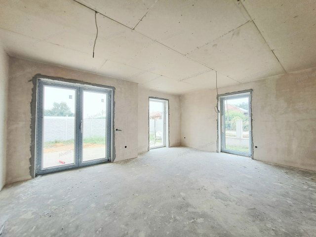 Eladó ikerház, Nyíregyházán 97 M Ft, 4 szobás