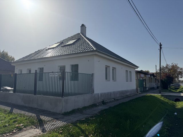 Eladó családi ház, Monoron 50 M Ft, 3+2 szobás