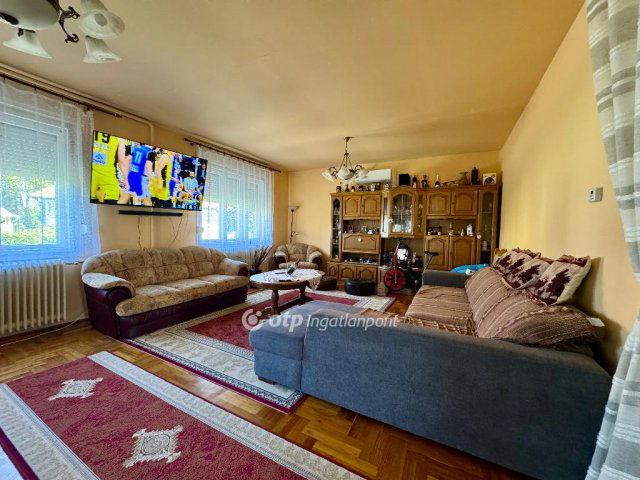Eladó családi ház, Debrecenben 97.9 M Ft, 4 szobás