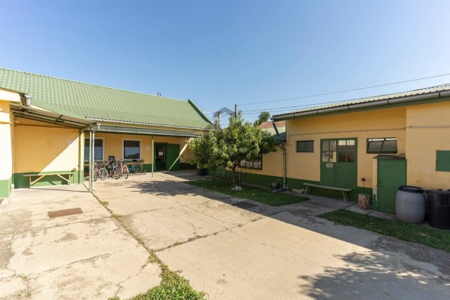 Eladó ipari ingatlan, Bátaszéken 99 M Ft / költözzbe.hu