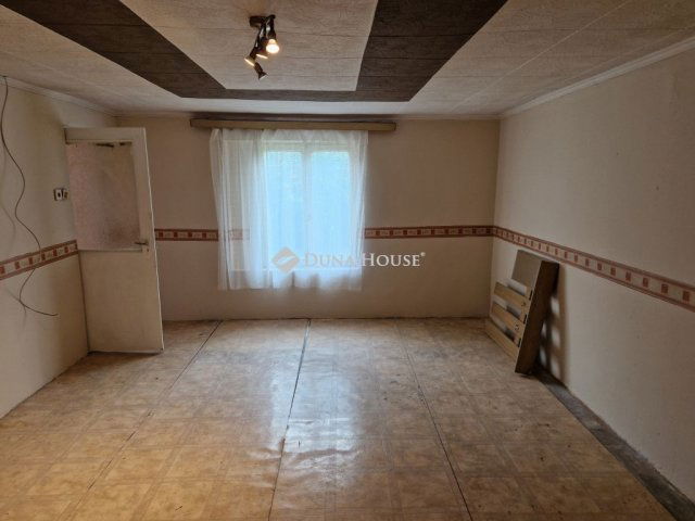 Eladó családi ház, Tóalmáson 26.9 M Ft, 3 szobás