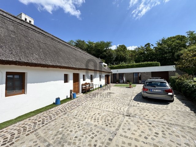 Eladó családi ház, Tihanyban 299 M Ft, 5 szobás