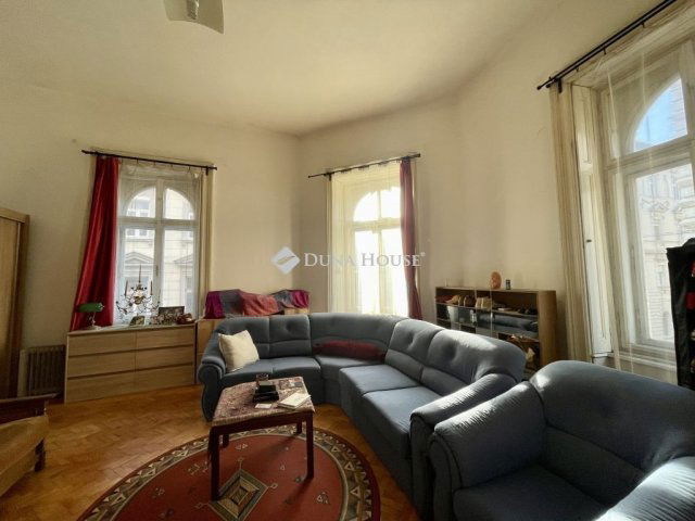 Eladó téglalakás, Budapesten, VI. kerületben 94.95 M Ft