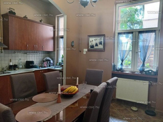 Eladó téglalakás, Budapesten, IV. kerületben 165 M Ft, 7 szobás