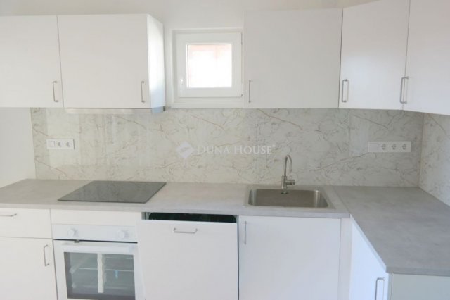 Eladó családi ház, Budapesten, XX. kerületben 50 M Ft, 2 szobás