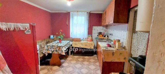 Eladó családi ház, Nagykőrösön 25.2 M Ft, 5 szobás
