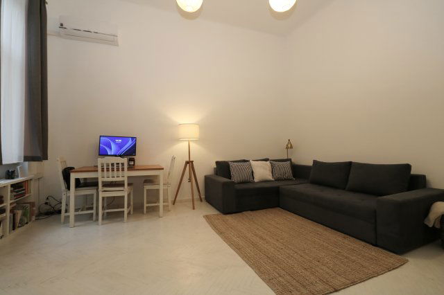 Eladó téglalakás, Budapesten, III. kerületben, Kiscelli utcában