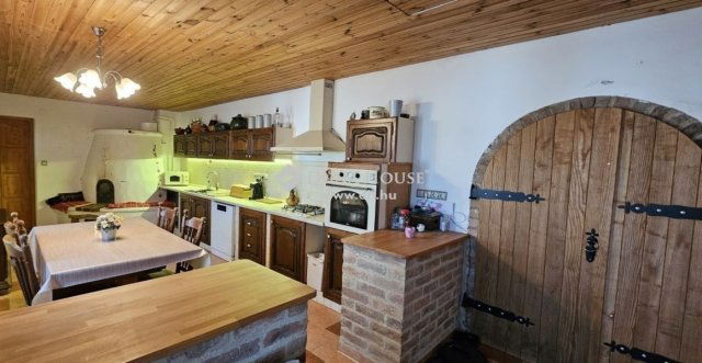 Eladó családi ház, Egerágon 159 M Ft, 5 szobás