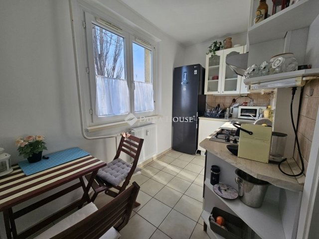 Eladó panellakás, Budapesten, III. kerületben 74.5 M Ft