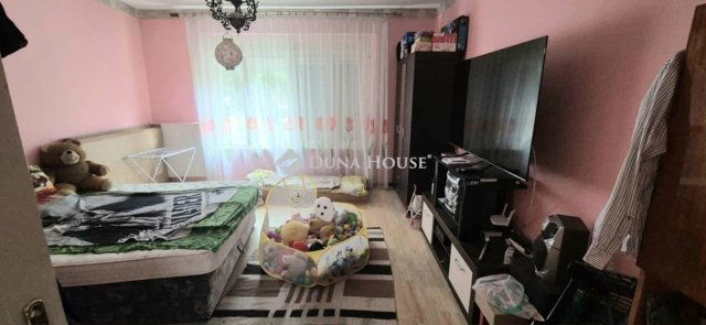 Eladó családi ház, Szegeden 55.9 M Ft, 1 szobás