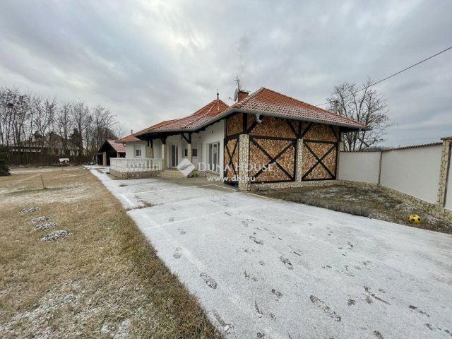 Eladó családi ház, Kecskeméten 129.8 M Ft, 5 szobás