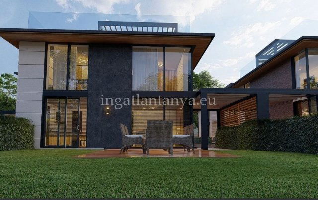 Eladó családi ház, Balatonföldváron 129 M Ft, 3 szobás