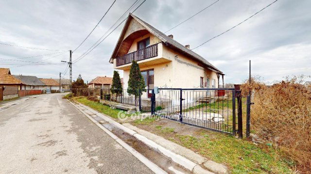 Eladó családi ház, Encsen 6.6 M Ft, 2+2 szobás