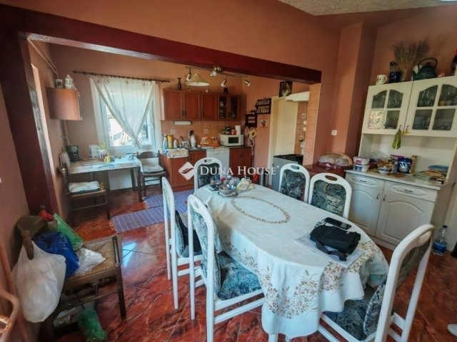 Eladó családi ház, Úrin 59 M Ft, 3 szobás