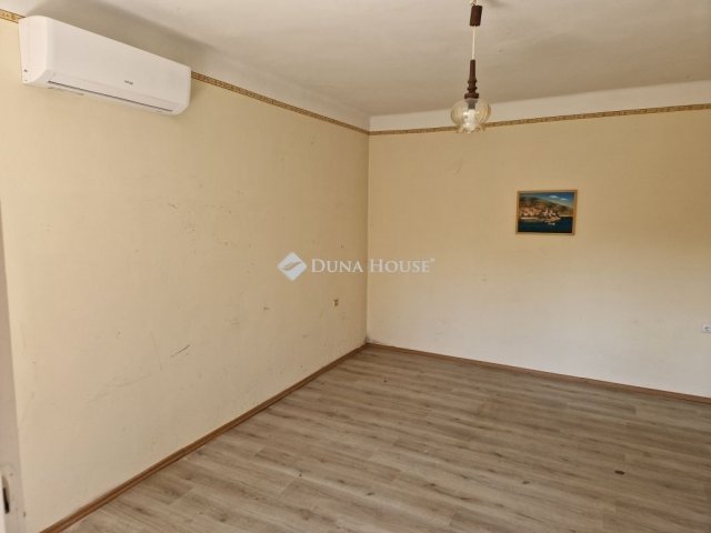 Eladó családi ház, Csévharaszton 39.99 M Ft, 2 szobás