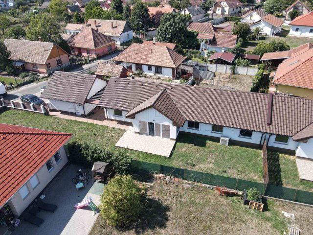 Eladó ikerház, Albertirsán 102 M Ft, 5 szobás