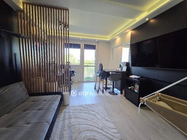 Eladó panellakás, Miskolcon 42.9 M Ft, 2+1 szobás