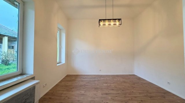 Eladó téglalakás, Budapesten, XV. kerületben 41.5 M Ft, 1 szobás