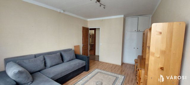 Kiadó panellakás, albérlet, Debrecenben 220 E Ft / hó, 3 szobás