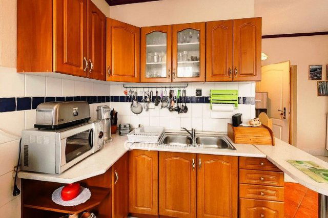 Eladó családi ház, Érden 89.9 M Ft, 7 szobás