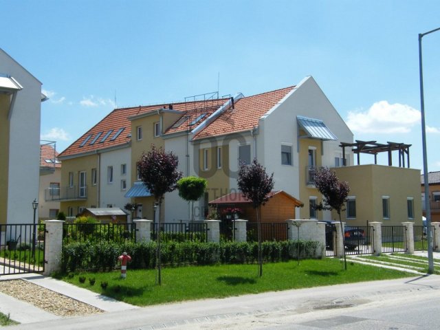 Eladó téglalakás, Budapesten, XVII. kerületben 99.9 M Ft