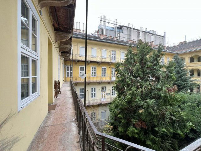 Eladó téglalakás, Budapesten, VI. kerületben, Király utcában