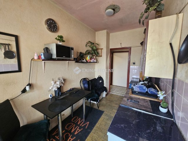 Eladó panellakás, Dorogon, Gorkij utcában 41.529 M Ft, 2 szobás