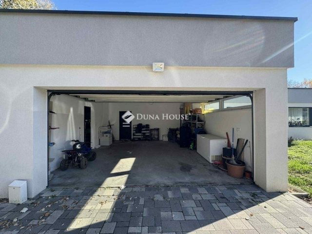 Eladó családi ház, Harkányban 149.9 M Ft, 4 szobás