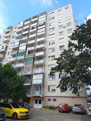 Kiadó panellakás, albérlet, Miskolcon, Vörösmarty Mihály utcában