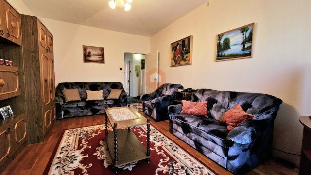 Eladó panellakás, Pécsett, Gosztonyi Gyula utcában 40 M Ft