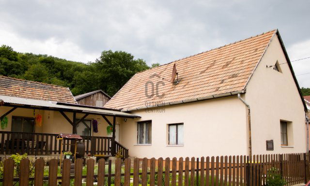 Eladó családi ház, Szárligeten 64.99 M Ft, 5 szobás