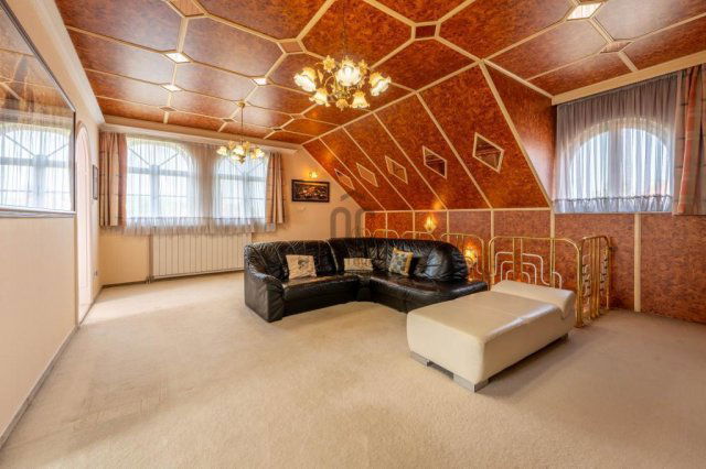 Eladó családi ház, Budapesten, XX. kerületben 249 M Ft, 6 szobás