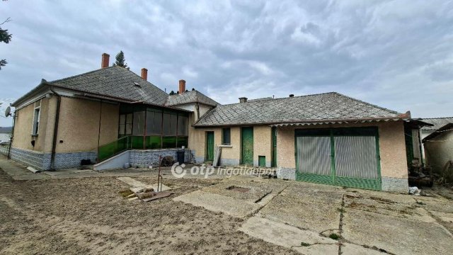 Eladó családi ház, Zalaszentgróton 38.9 M Ft, 2 szobás