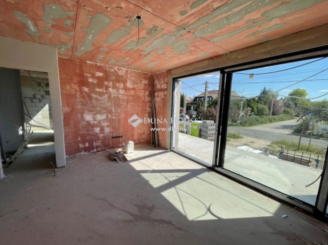 Eladó ikerház, Törökbálinton 760 M Ft, 8 szobás