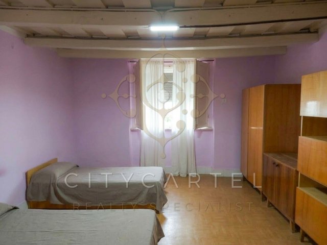 Eladó családi ház, Dunaföldváron 18.5 M Ft, 2 szobás