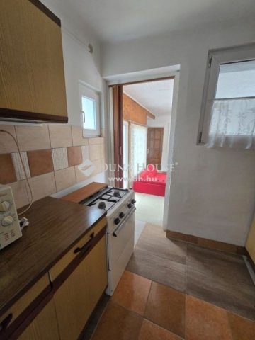 Eladó családi ház, Pécsett 18.5 M Ft, 2+2 szobás