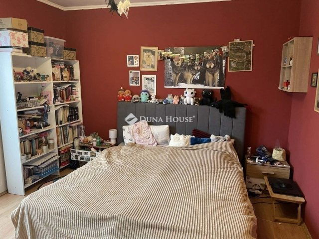 Eladó panellakás, Pécsett 53.99 M Ft, 2 szobás