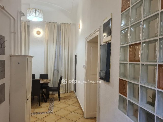 Eladó téglalakás, Budapesten, V. kerületben 109 M Ft, 2 szobás