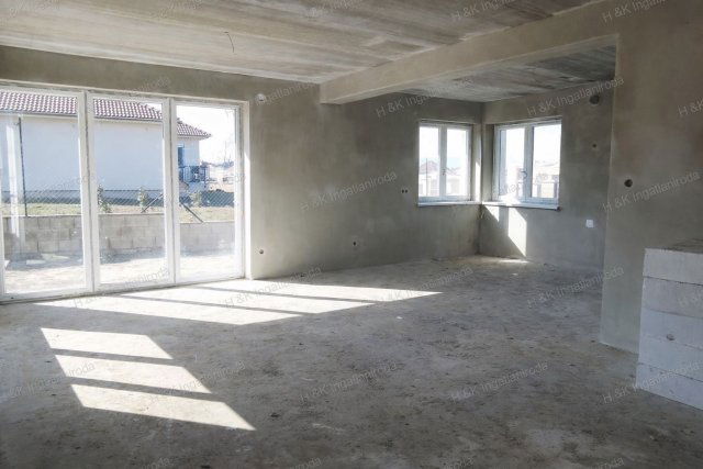 Eladó családi ház, Vácrátóton 154 M Ft, 5 szobás