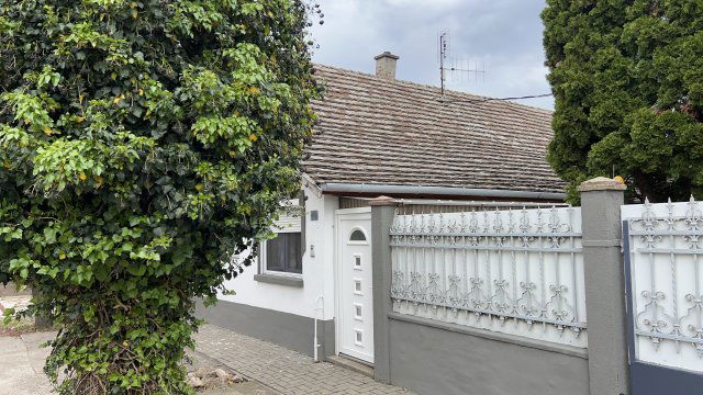 Eladó családi ház, Makón 39.9 M Ft, 3 szobás