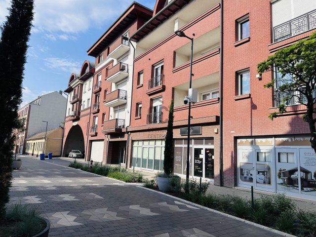 Kiadó üzlethelyiség, Debrecenben 280 E Ft / hó