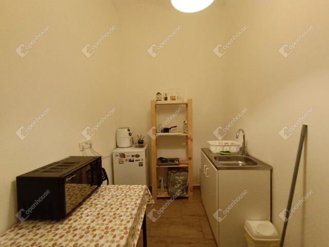 Eladó téglalakás, Sopronban 22 M Ft, 1 szobás