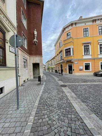 Eladó téglalakás, Sopronban 59.9 M Ft, 2 szobás